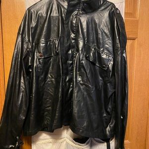 Faux leather jacket. Size 2xL.
